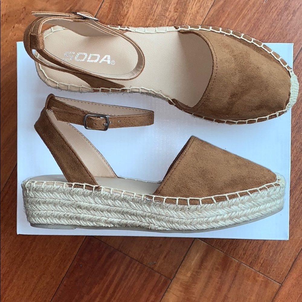 NWT Brown Flatform Espadrille